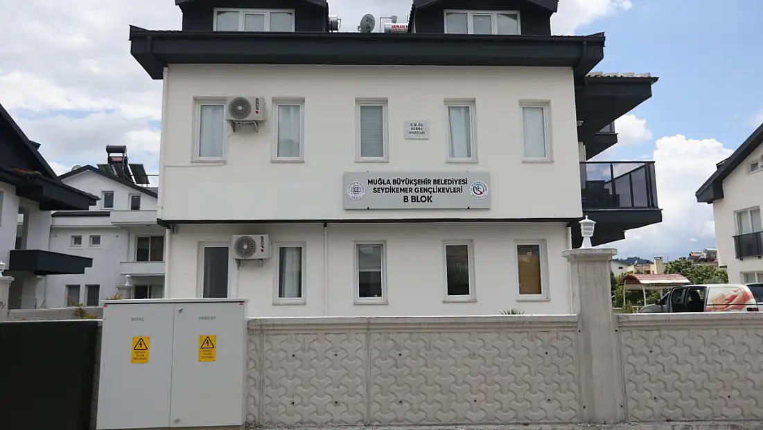 Başkan Aras: “Gençlerimizin Yanında Olmaya Devam Edeceğiz”