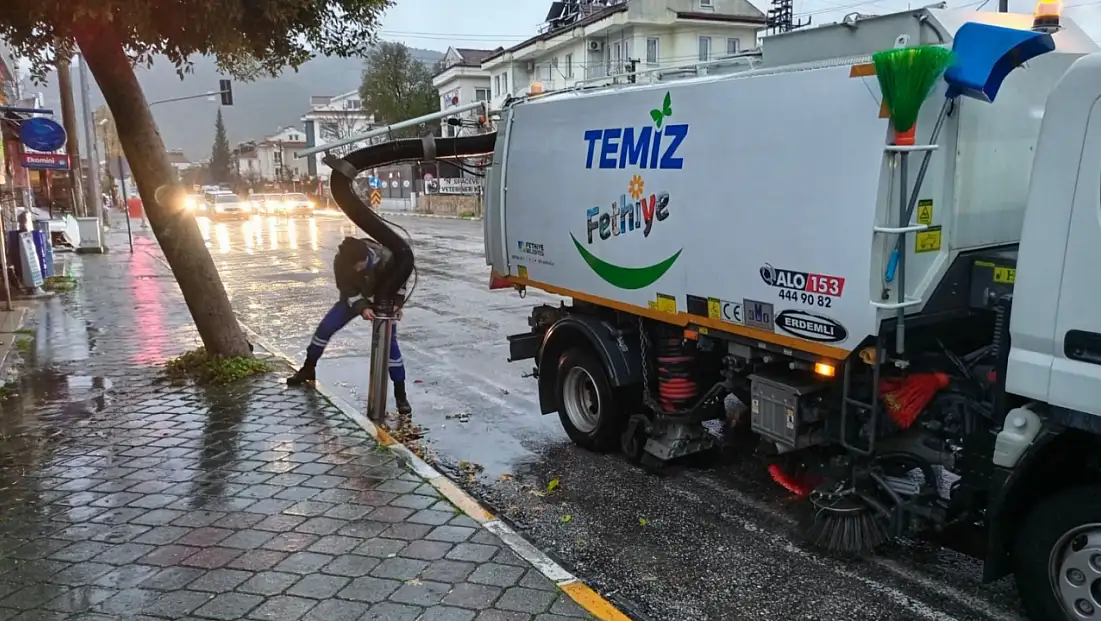 Fethiye Belediyesi’nden yağmur ve fırtınaya karşı 7/24 teyakkuz