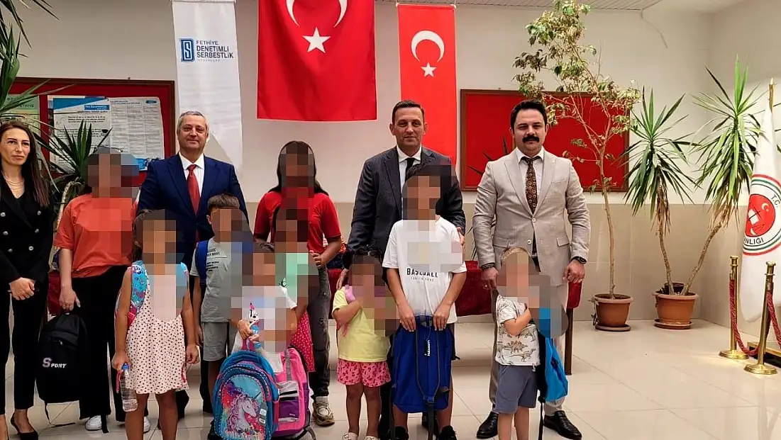 Fethiye’de 50 Çocuğa Kırtasiye Desteği