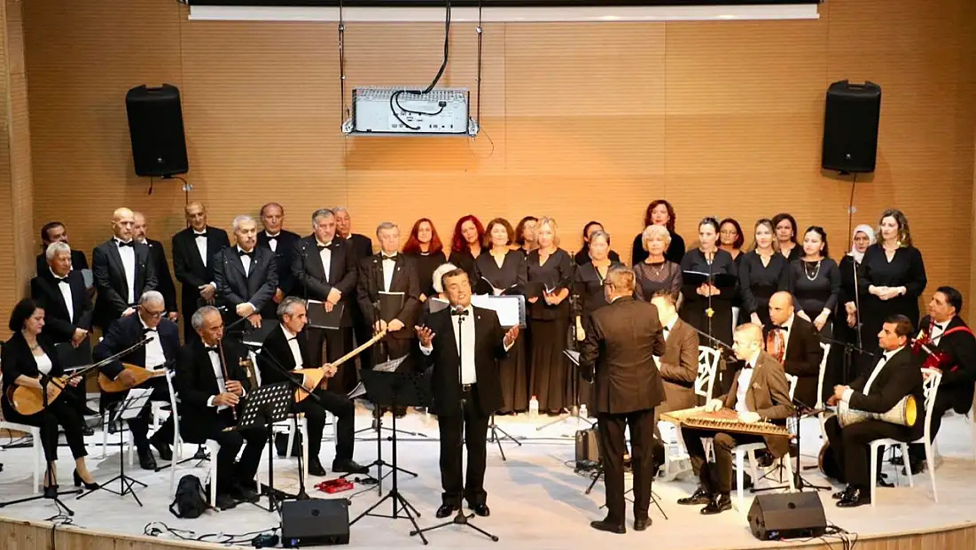 Fethiye Güzel Sanatlar Derneği Kaş’ta Atatürk’ü sevdiği eserlerle andı