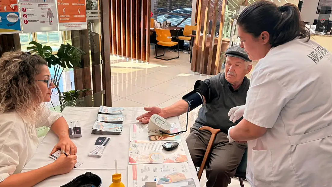 Lokman Hekim Esnaf Hastanesi’nde Diyabet Günü’nde ücretsiz kan şekeri ölçümü