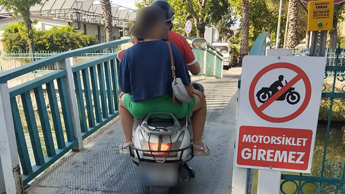 ‘Motosiklet Giremez’ Tabelası Var, Dinleyen Yok!