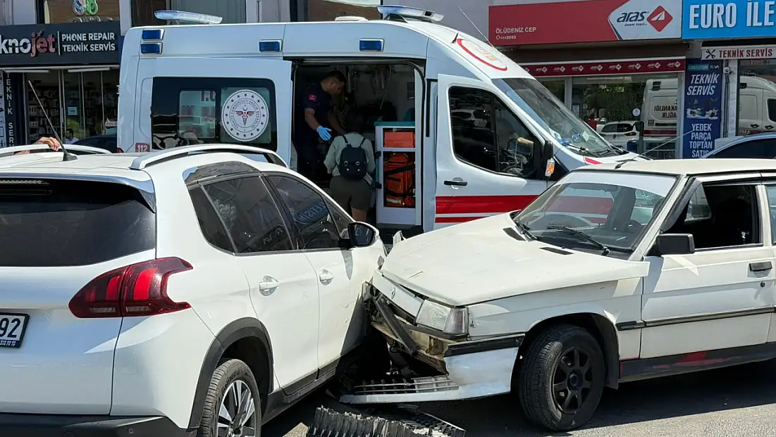 Maddi Hasarlı Trafik Kazası Meydana Geldi