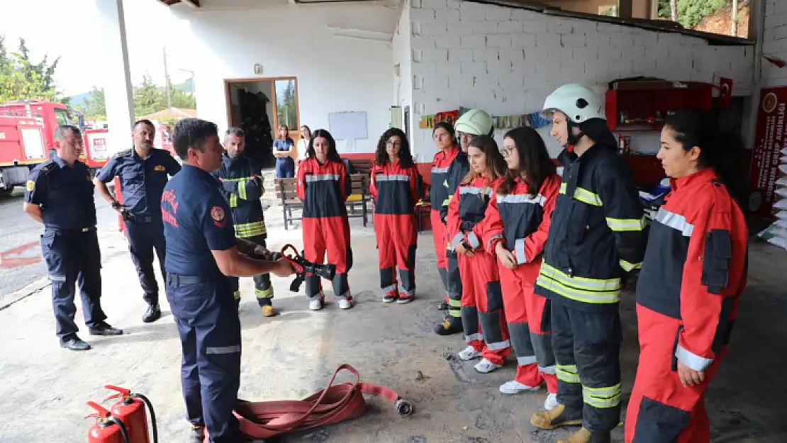 15 Gazeteci 'Temel İtfaiyecilik Eğitimi' Aldı