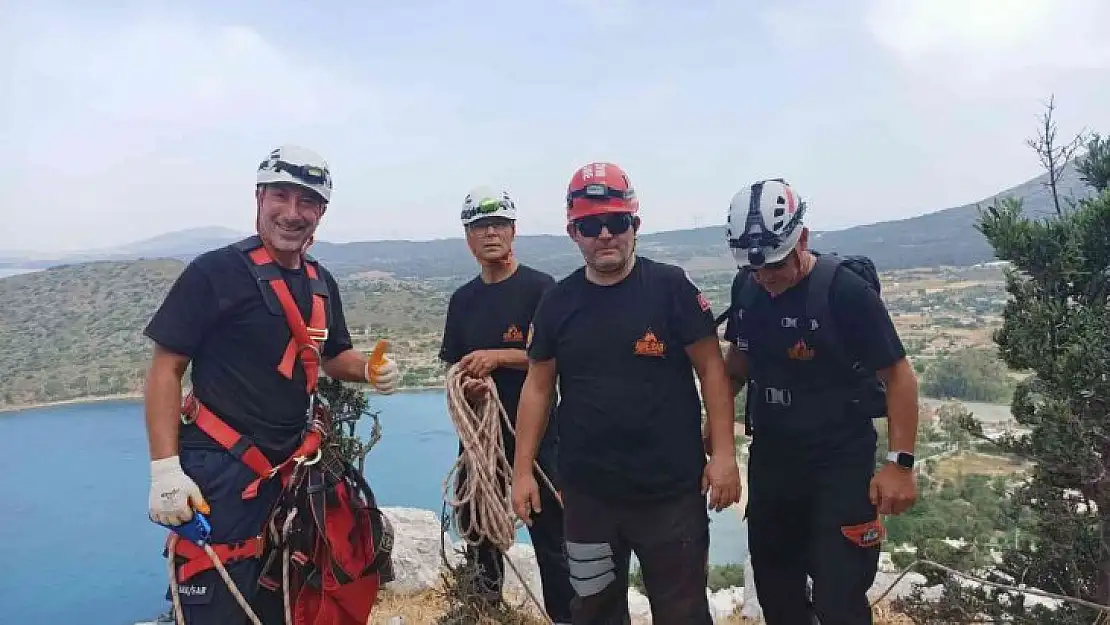 3 gün 10 metrelik çukurda mahsur kalan keçi kurtarıldı