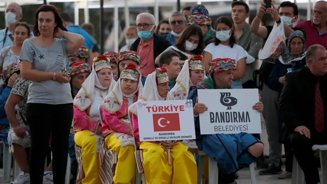 350 Dansçı Hünerlerini Sergiledi