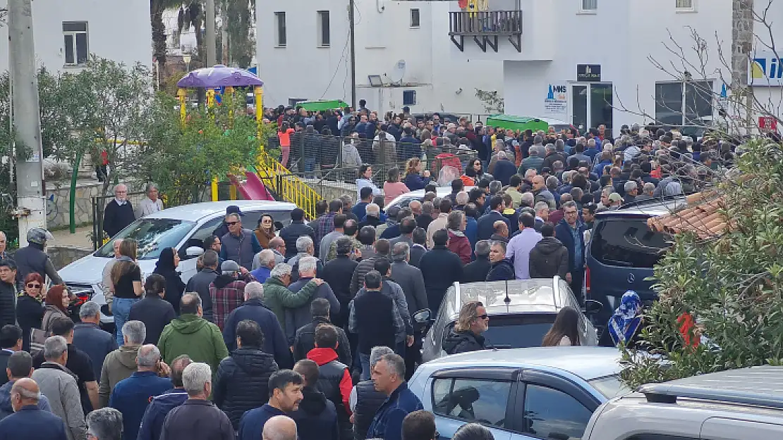 Aile içi kavgada ölen anne ve oğlu toprağa verildi