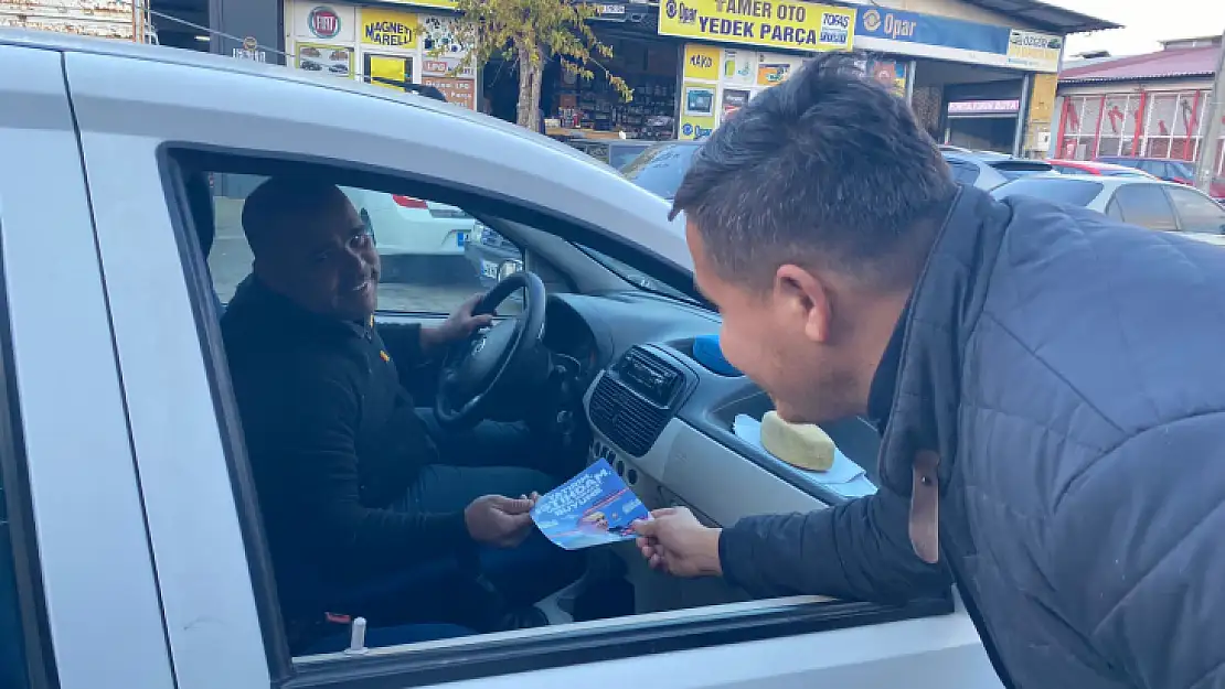 Ak Parti Kapı Kapı Gezip, Halkı Bilgilendirdi