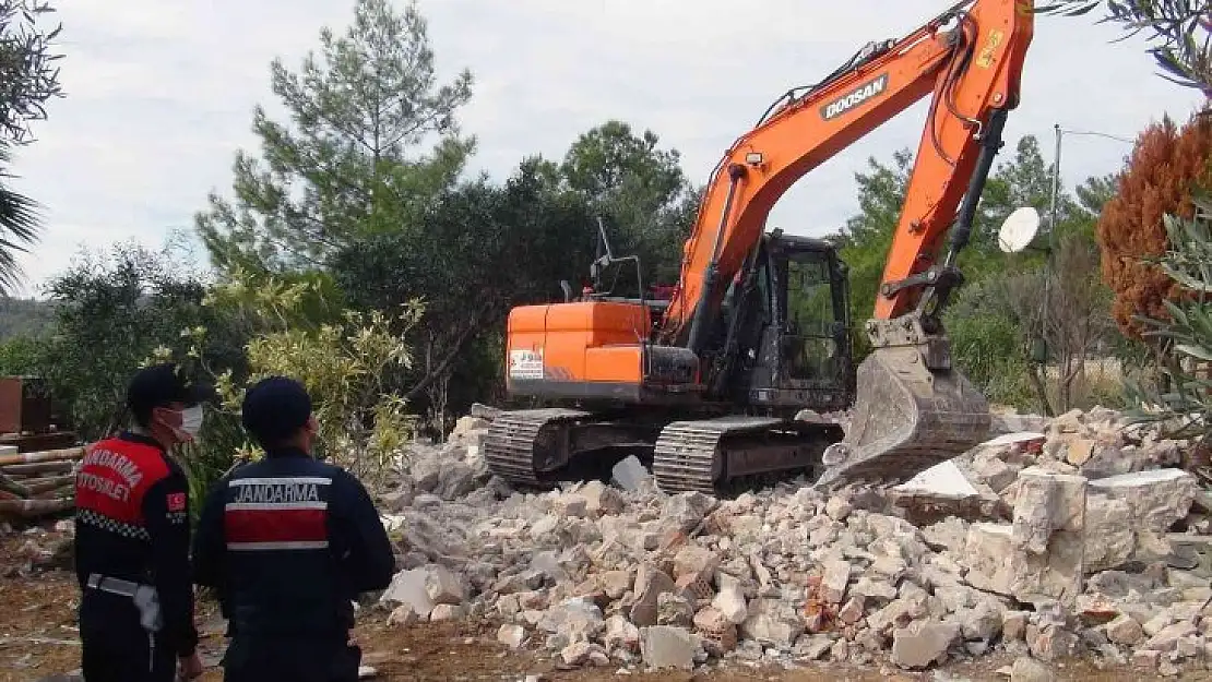 Akbük koyunda yıkımlar tekrar başladı