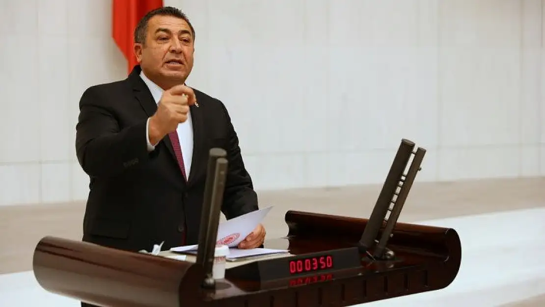 Alban: 'Turizmci Batıyor, Bakan Zenginleşiyor'
