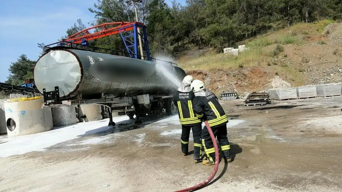 Asfalt tankeri bomba gibi patladı