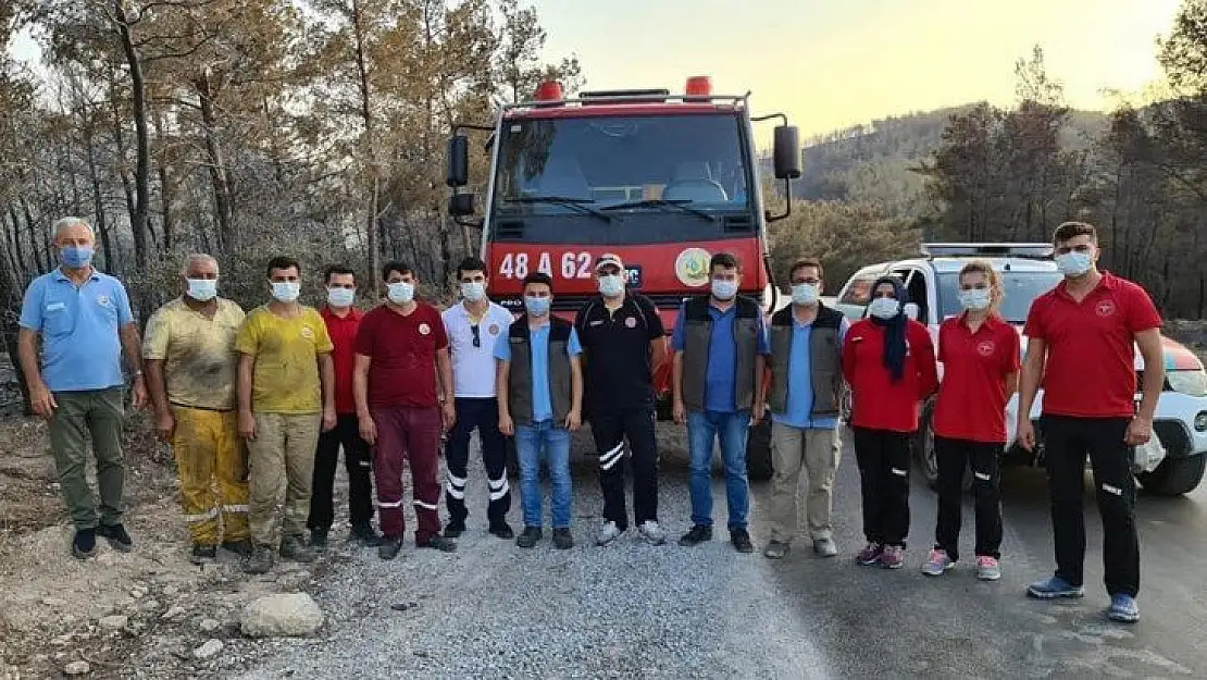 Aydın İl Sağlık Müdürlüğü Muğla'daki orman yangınında görev yapıyor