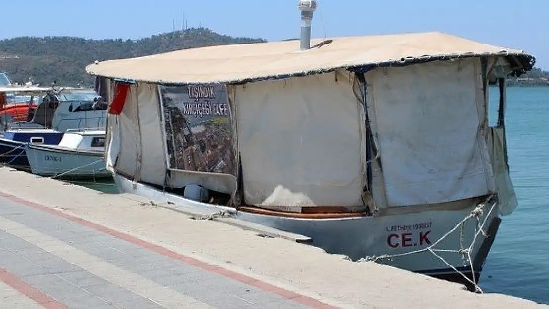 BALIK  EKMEK  TEKNELERİ  ÇAREYİ  DÜKKAN  AÇMAKTA BULDULAR