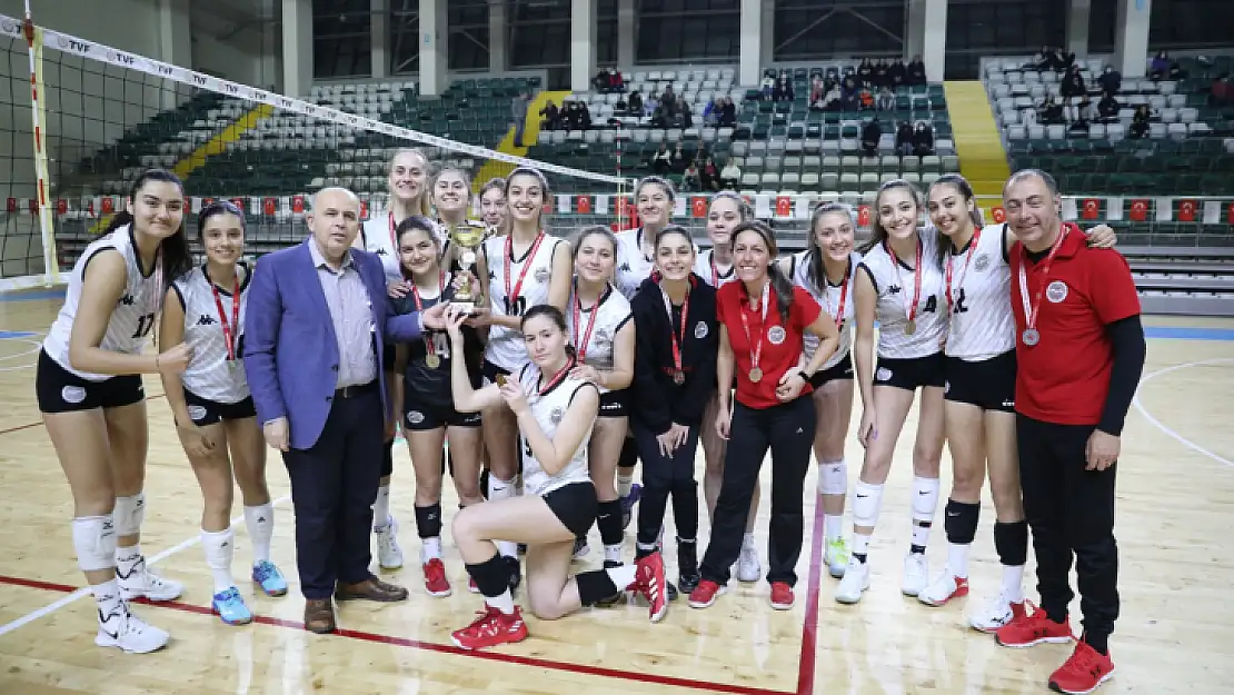 Basketbol U16 Kızlar ve Voleybol Genç Kızlarda şampiyon belli oldu