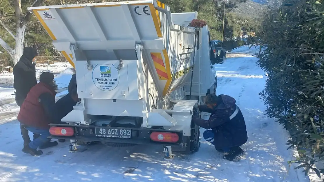 Belediye ekipleri kış aylarında yaban hayvanları için doğaya yiyecek bırakıyor