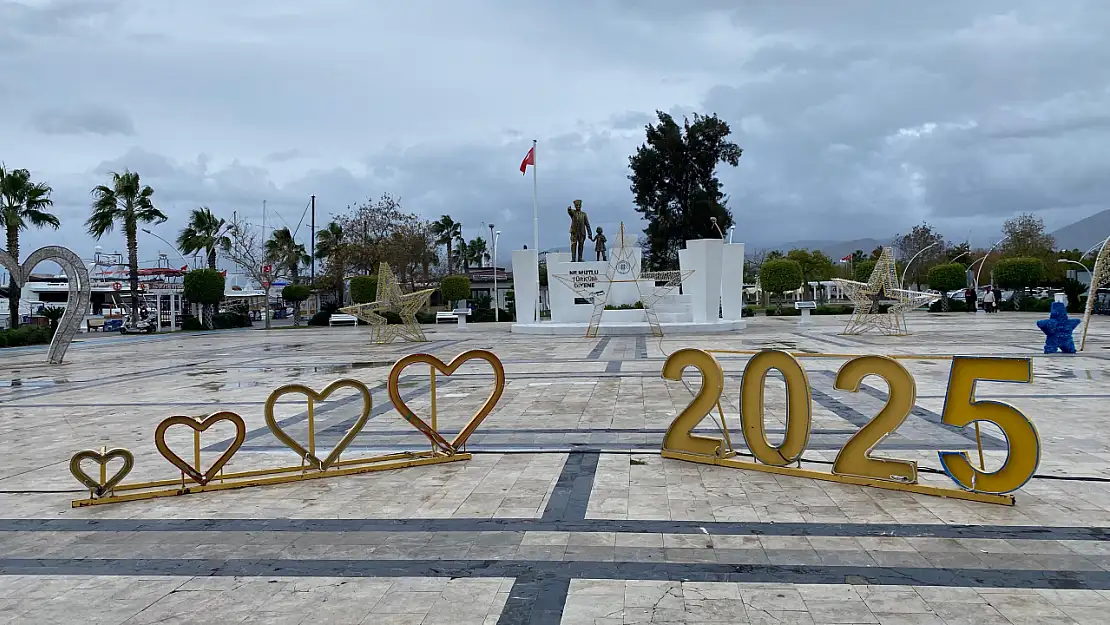 Beşkaza Meydanı Yeni Yıl İçin Süslendi