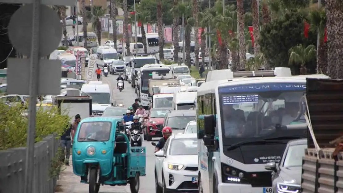 BODRUM'DA BAYRAM TRAFİĞİ BAŞLADI