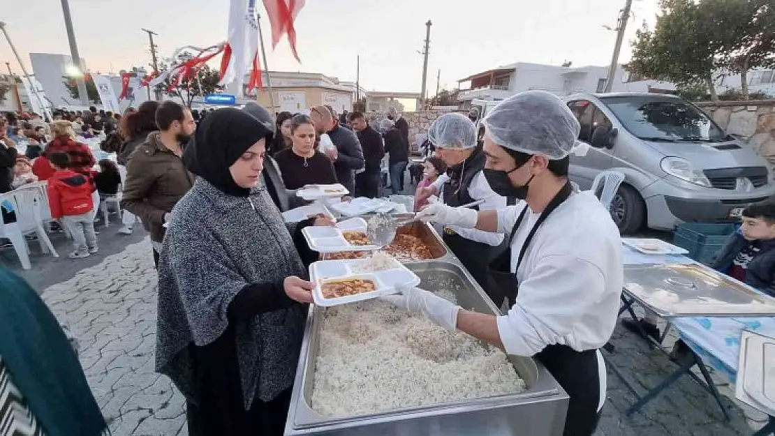 Bodrum'da binlerce kişi aynı sofrada buluştu