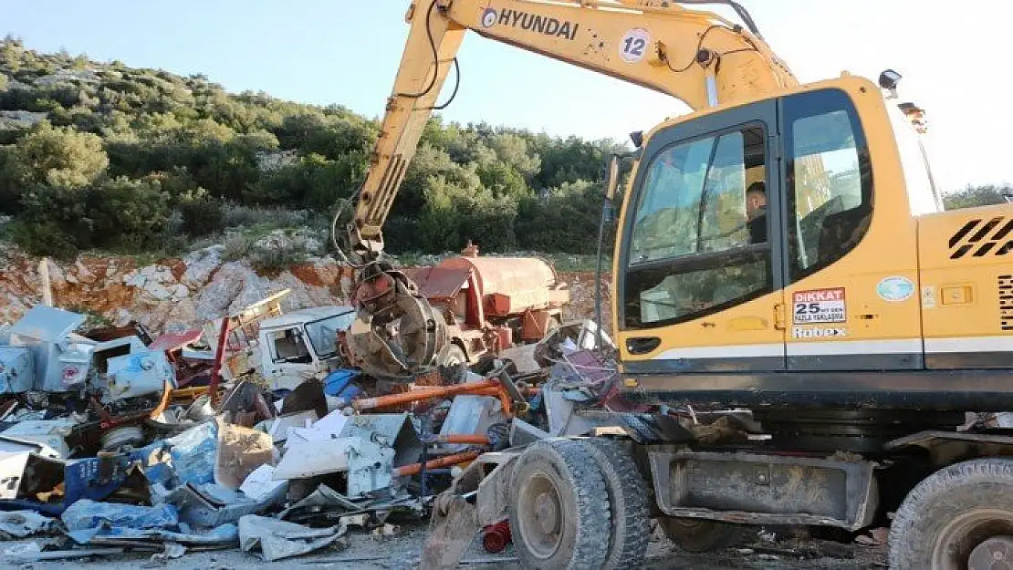  Bodrum'daki hurdalar geri dönüşüme gidiyor