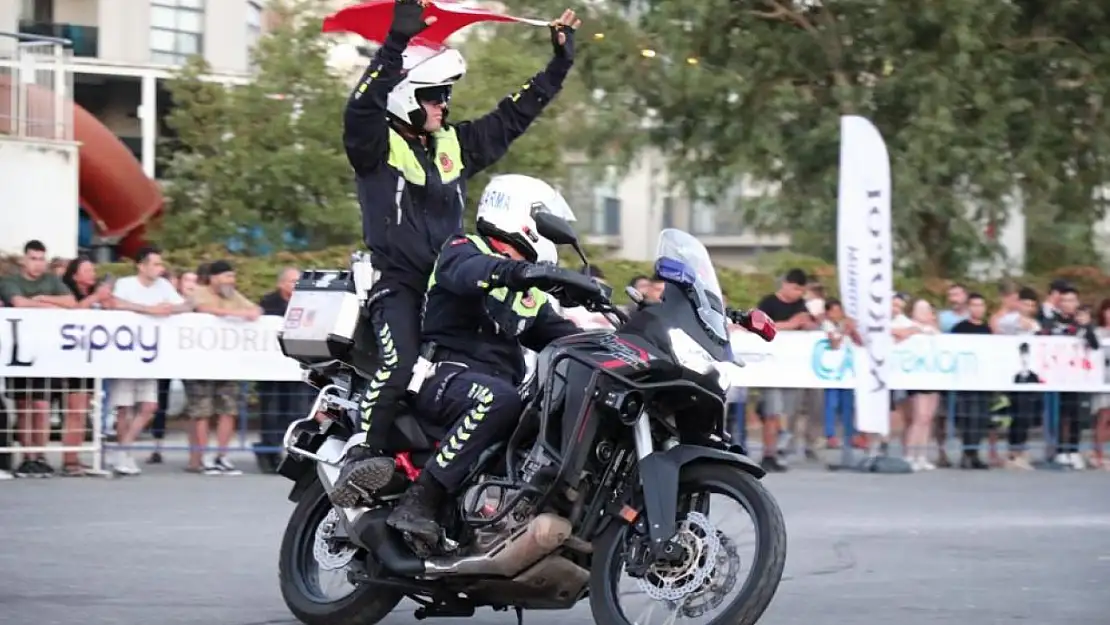 Bodrum Motofest nefes kesen gösterilerle başladı