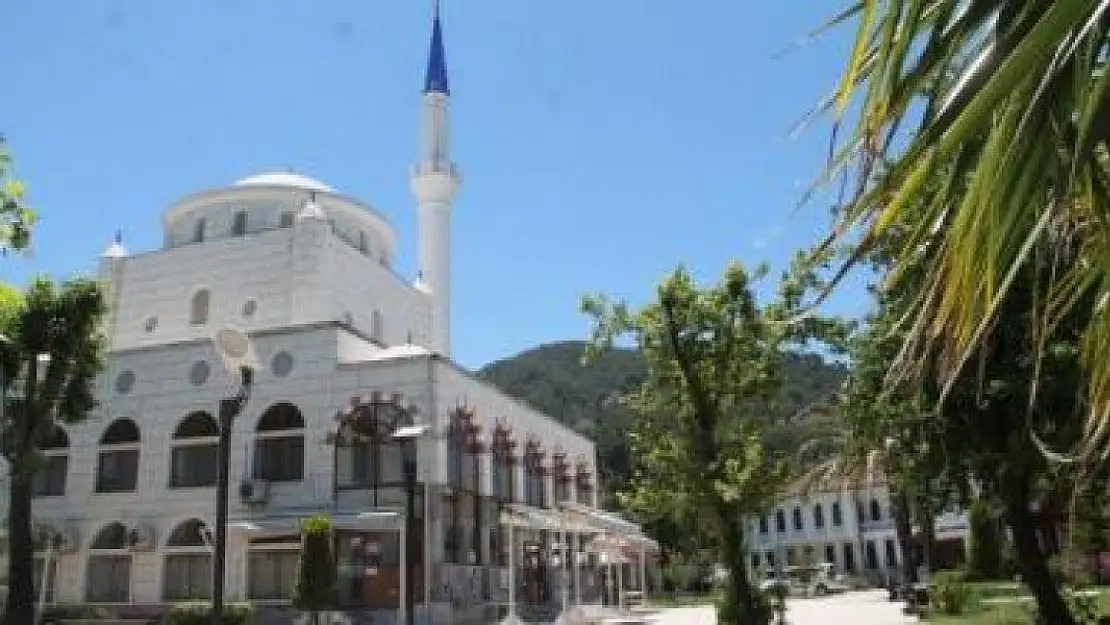 Bu gece ilk teravih namazı kılınacak