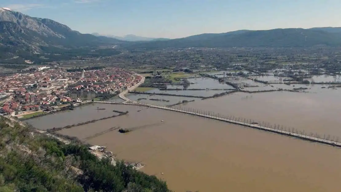 Burası ne deniz, ne göl, tütün tarlası