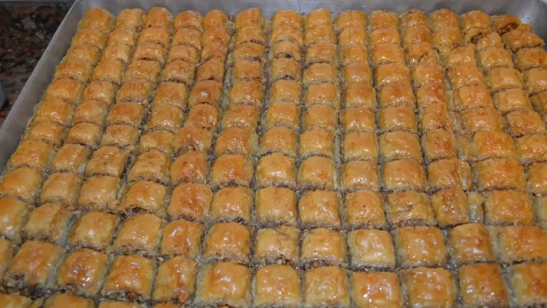 Cevizli baklava 50-60 TL'den satılıyor