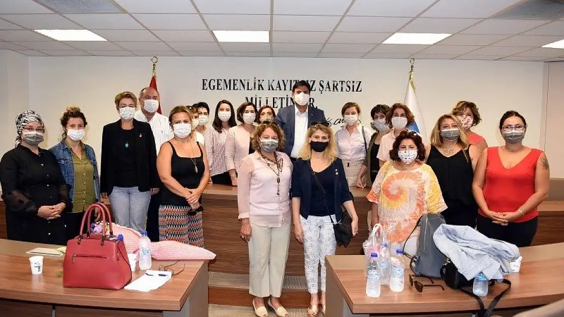 CHP KADIN KOLLARI'NDAN KARACA'YA ZİYARET