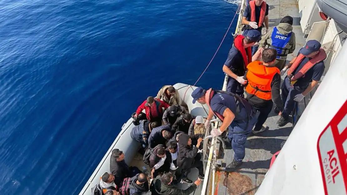 Datça'da 110 düzensiz göçmen kurtarıldı