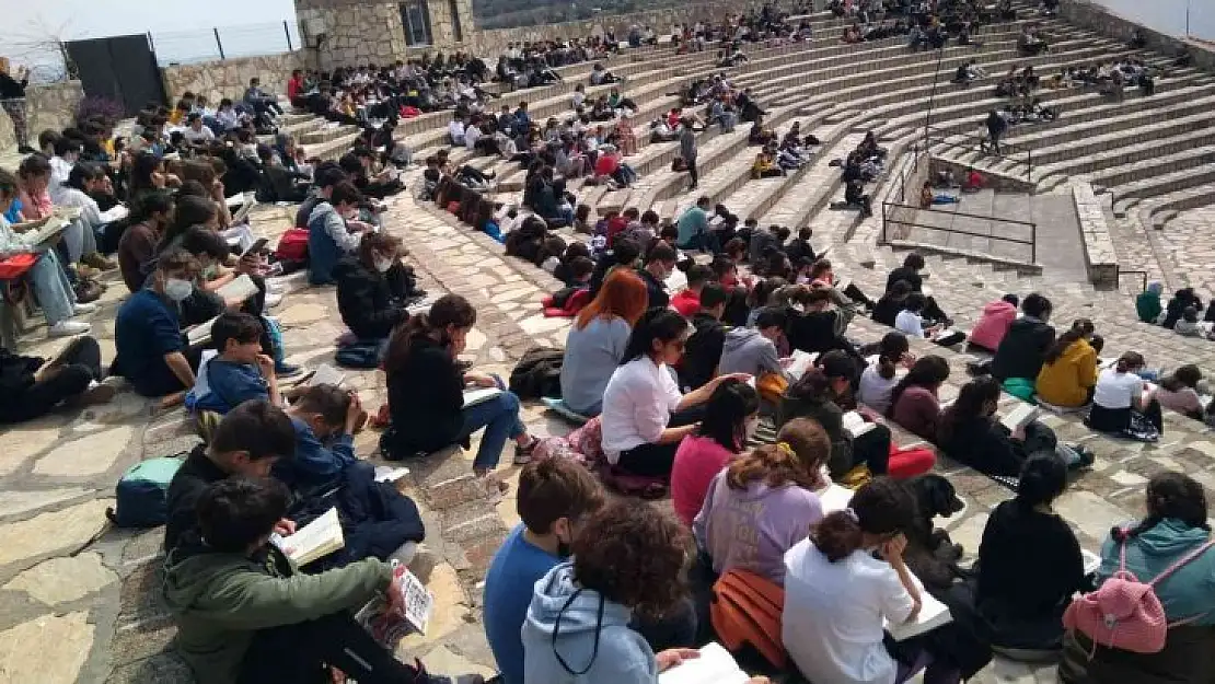 Datça'da kitap okuma etkinliği düzenlendi