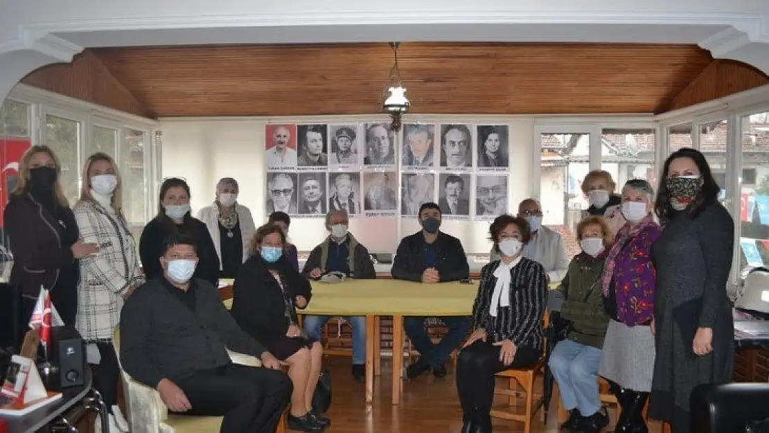 Demokrasi ve devrim şehitleri anıldı 