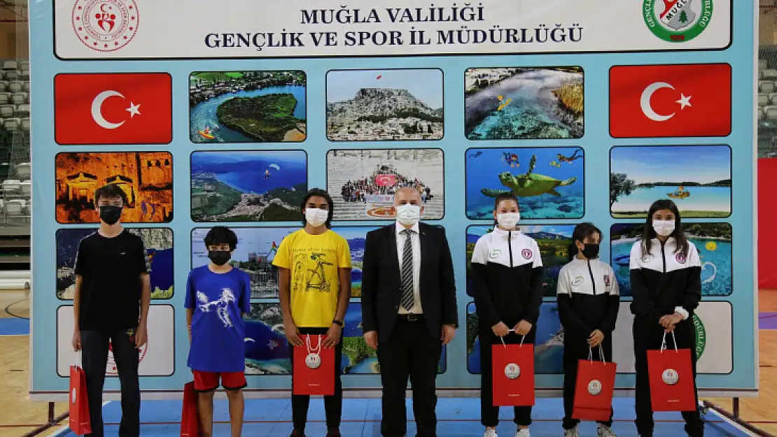 Dereceye giren sporcular ödüllerini aldılar