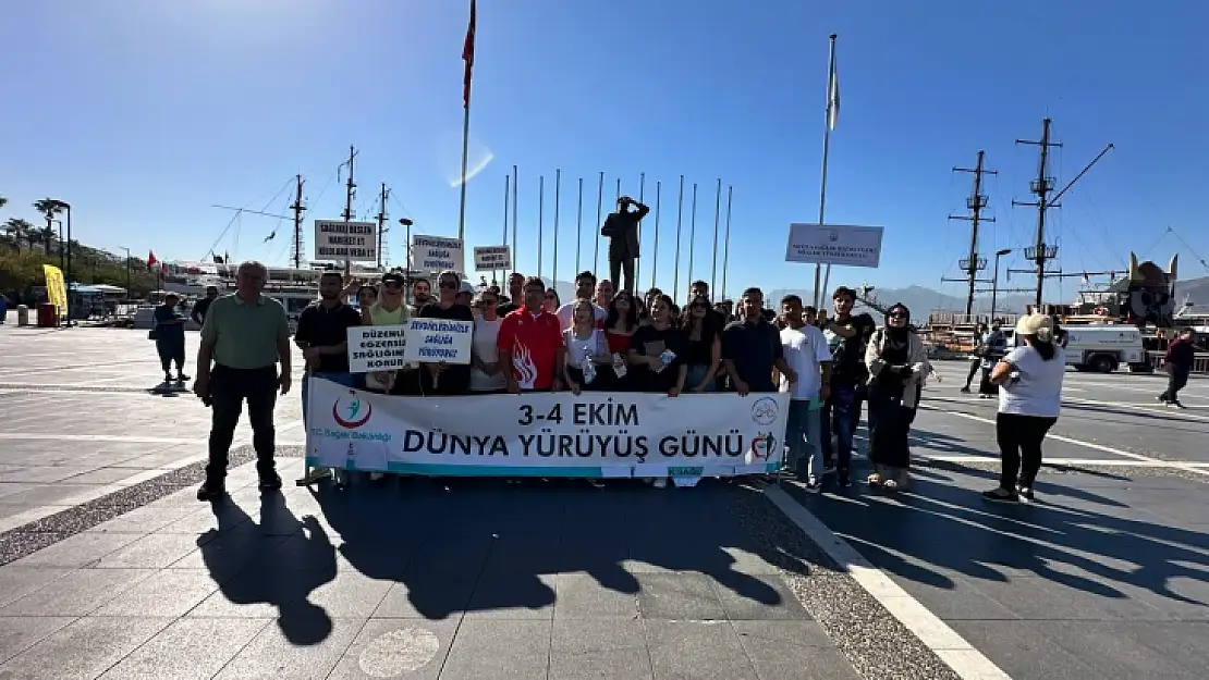 Dünya Yürüyüş Günü'nde Marmaris'te 3 kilometre yürüdüler