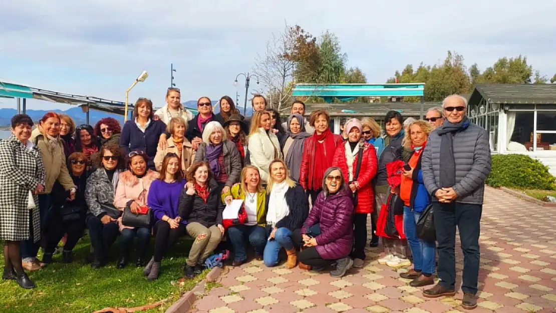 EBRU OĞUZHAN YETER GÜVEN TAZELEYEREK TEKRAR BAŞKAN SEÇİLDİ