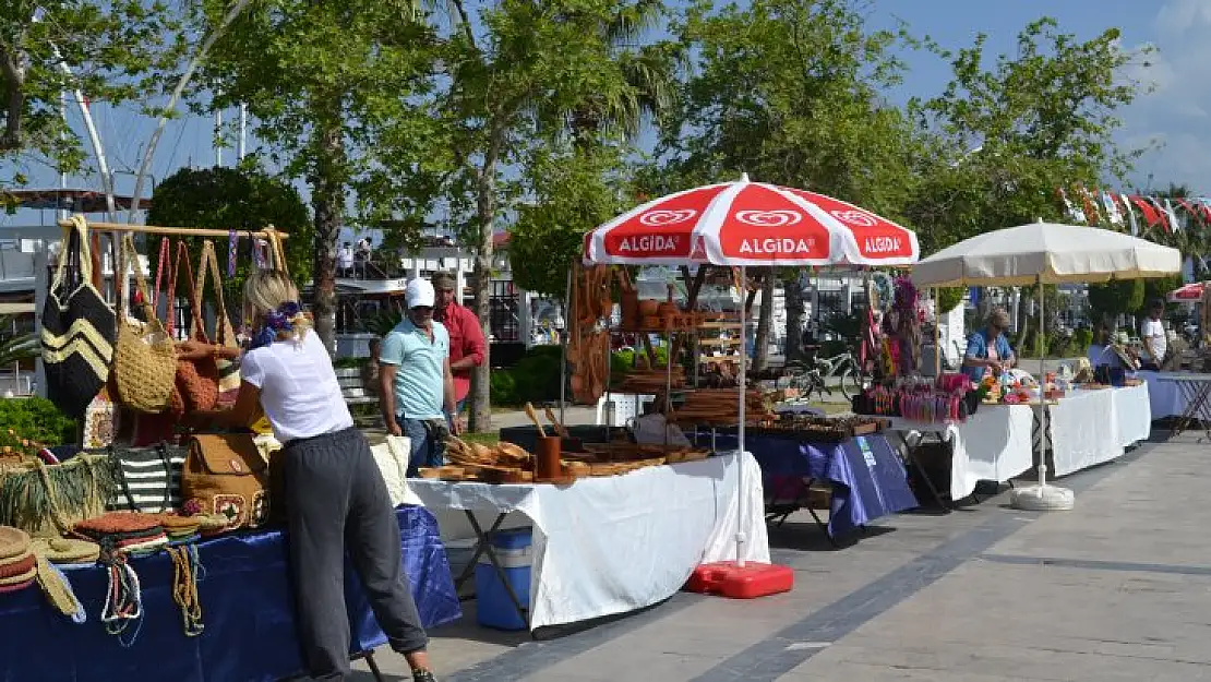 El Emeği Standları Beşkaza Meydanı'nda