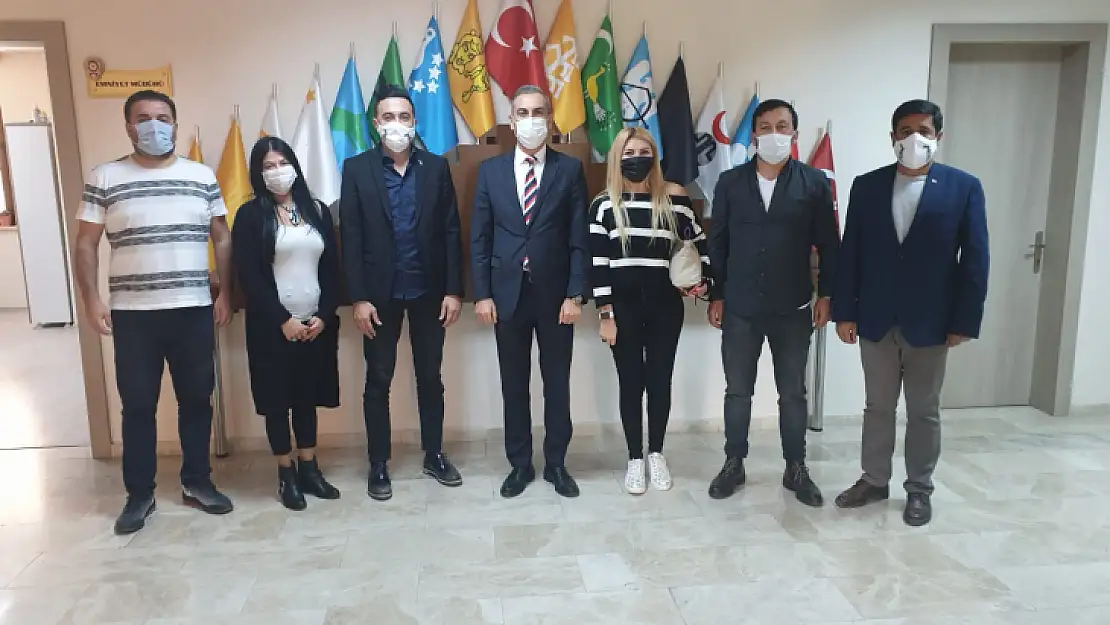 Emniyet Müdürü Ayhan'ı makamında ziyaret ettiler