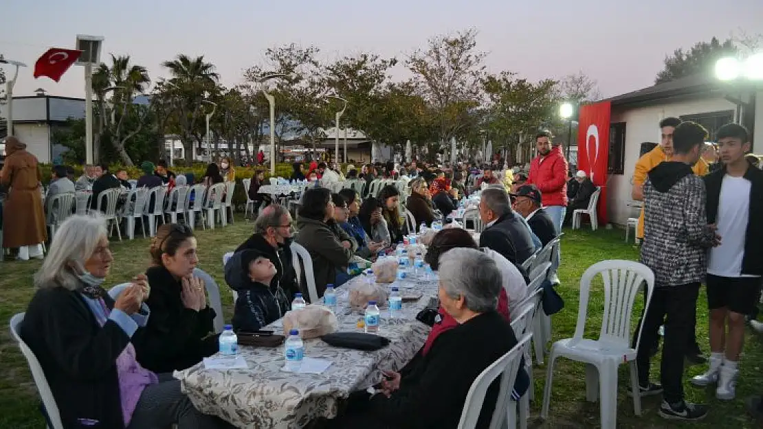 GAZİLER VE ŞEHİT AİLELERİ DERNEĞİ'NDEN İFTAR YEMEĞİ