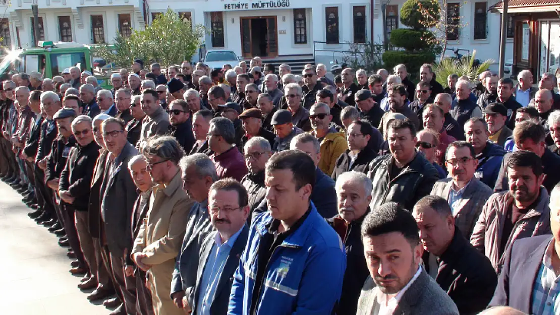 ESKİ BELEDİYE BAŞKANI KANDÖNMEZ SON YOLCULUĞUNA UĞURLANDI