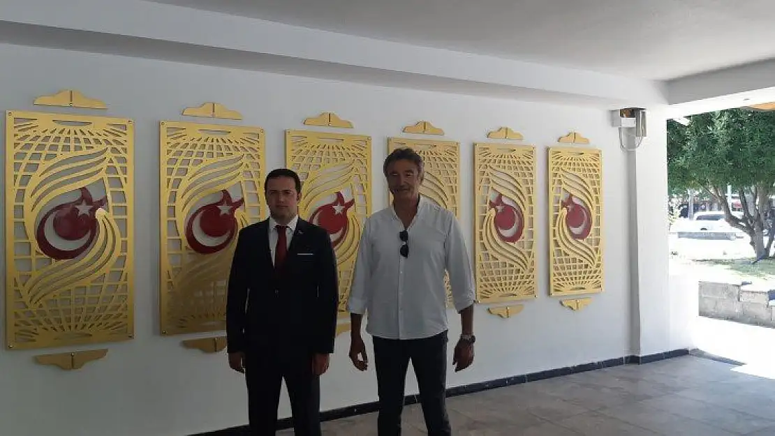 Eski Devlet Bakanı Kürşat Tüzmen Fethiye'de