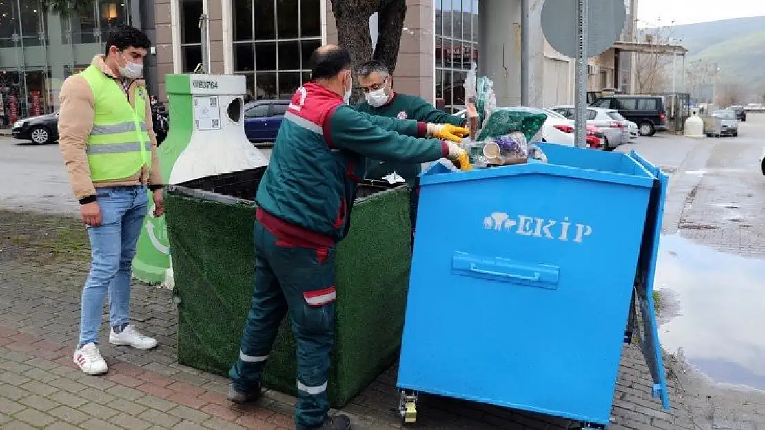 Eskiyen konteynırlar yenisiyle değiştiriliyor