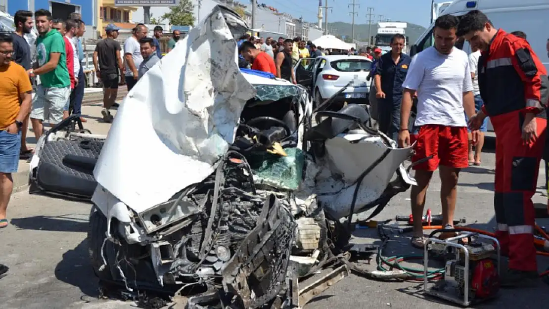 Fethiye'de meydana gelen 4 araçlı kazada ölü sayısı 2'ye yükseldi