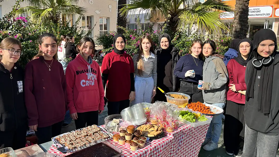 Fethiye'de Öğrenciler Yararına Kermes