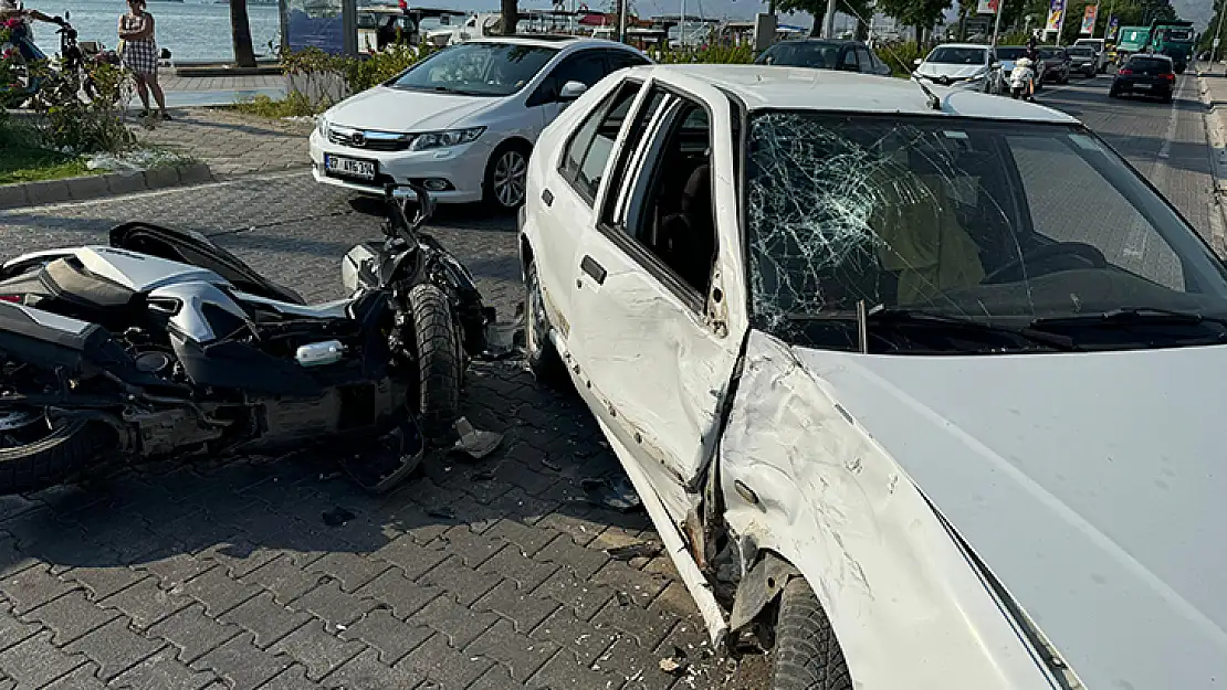 Fethiye'de Otomobil İle Motosiklet Çarpıştı! Feci Kazada 1 Yaralı