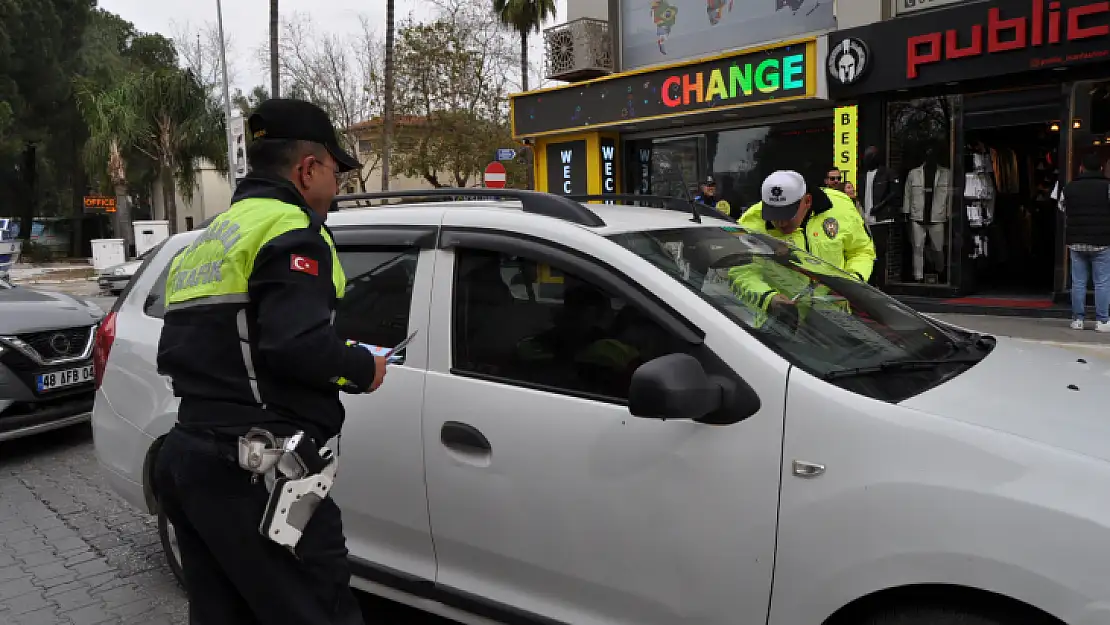 Fethiye'de Polis – Jandarma El Ele!