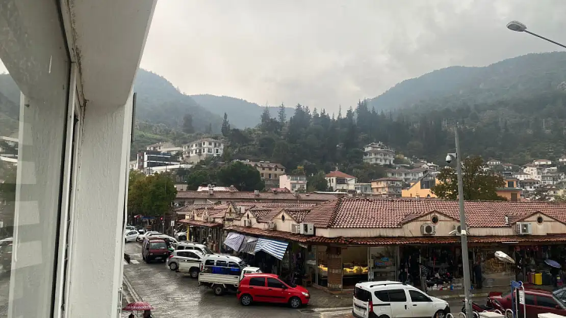 Fethiye'de Sağanak Yağış Hâkim