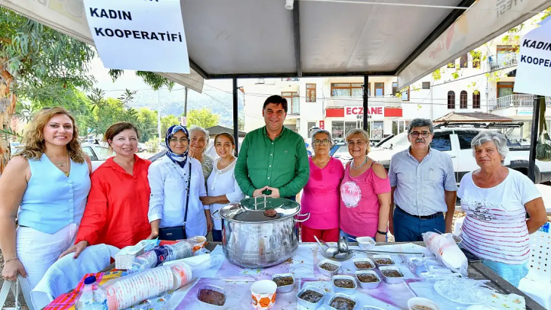 Fethiye'de Vatandaşlara Aşure İkramı