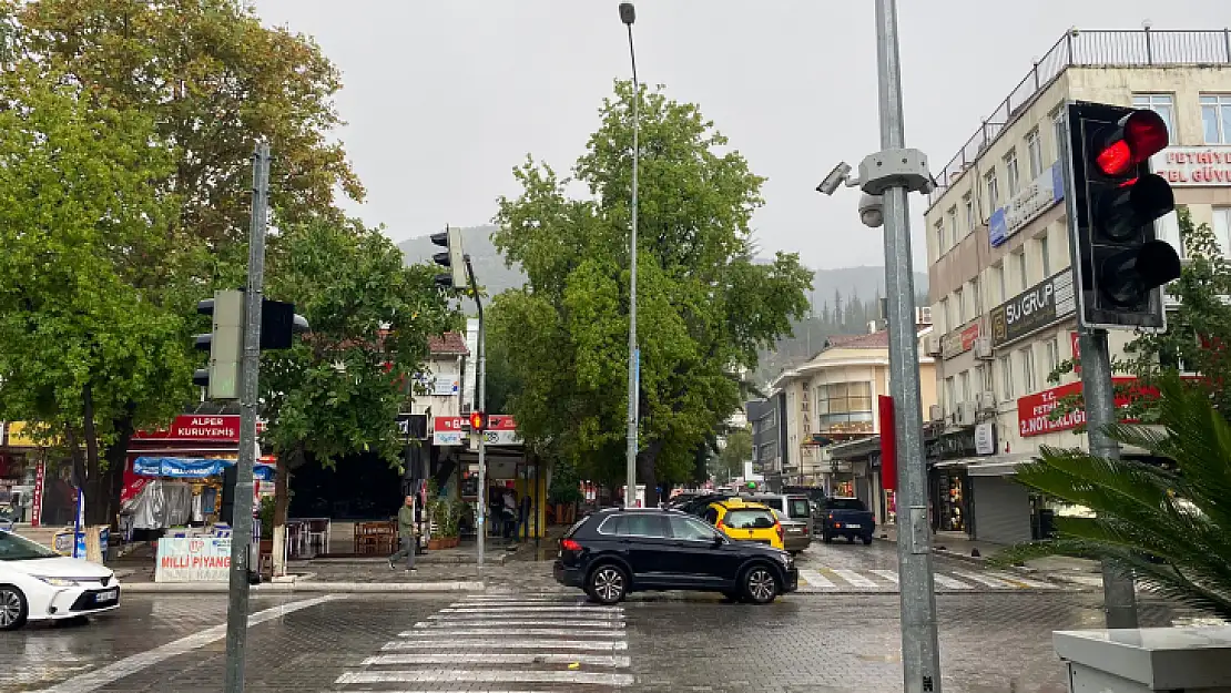 Fethiye'de Yağmurlu Hava Hakim