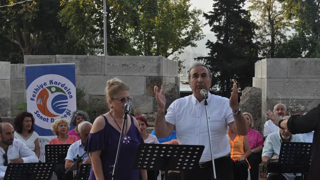 Fethiye Kardelen Sanat Derneği'nden Türk Müziği konseri