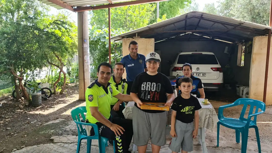 Fethiye polisinin 'Gönül Bağı' projesi devam ediyor 