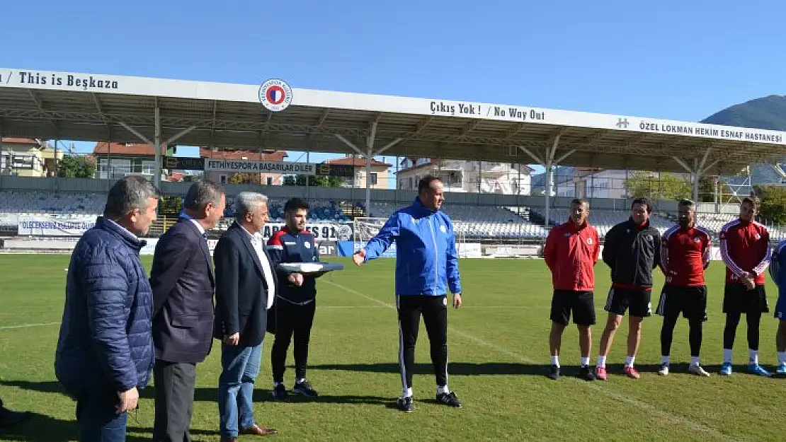 Futbolculara Baklava Ziyafeti